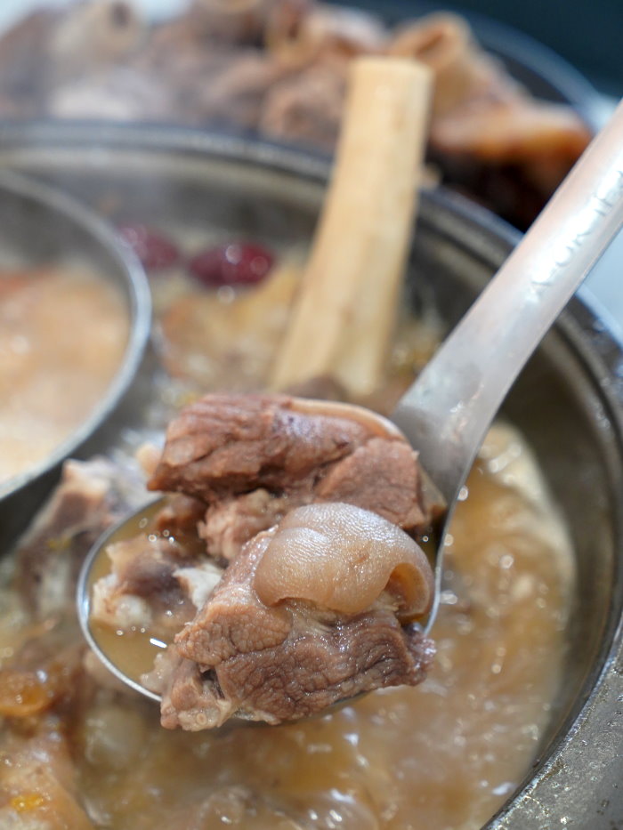 皮Q肉嫩的帶皮山羊肉