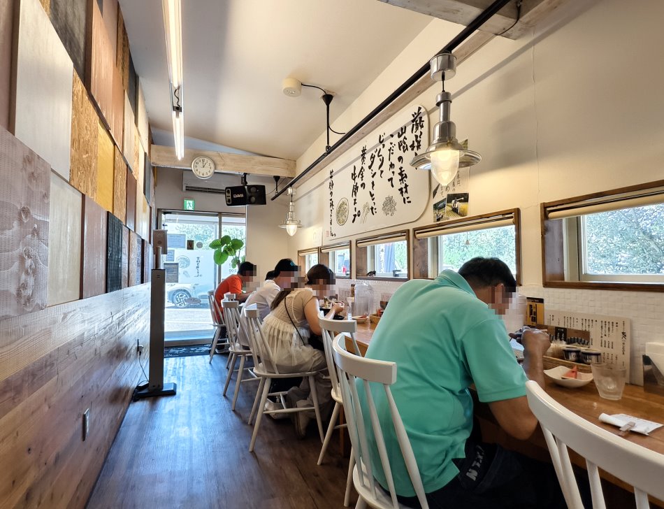牛骨ラーメン富んや