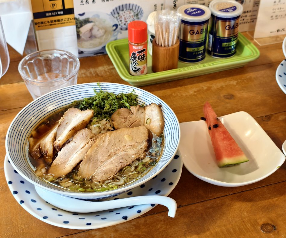 牛骨ラーメン富んや