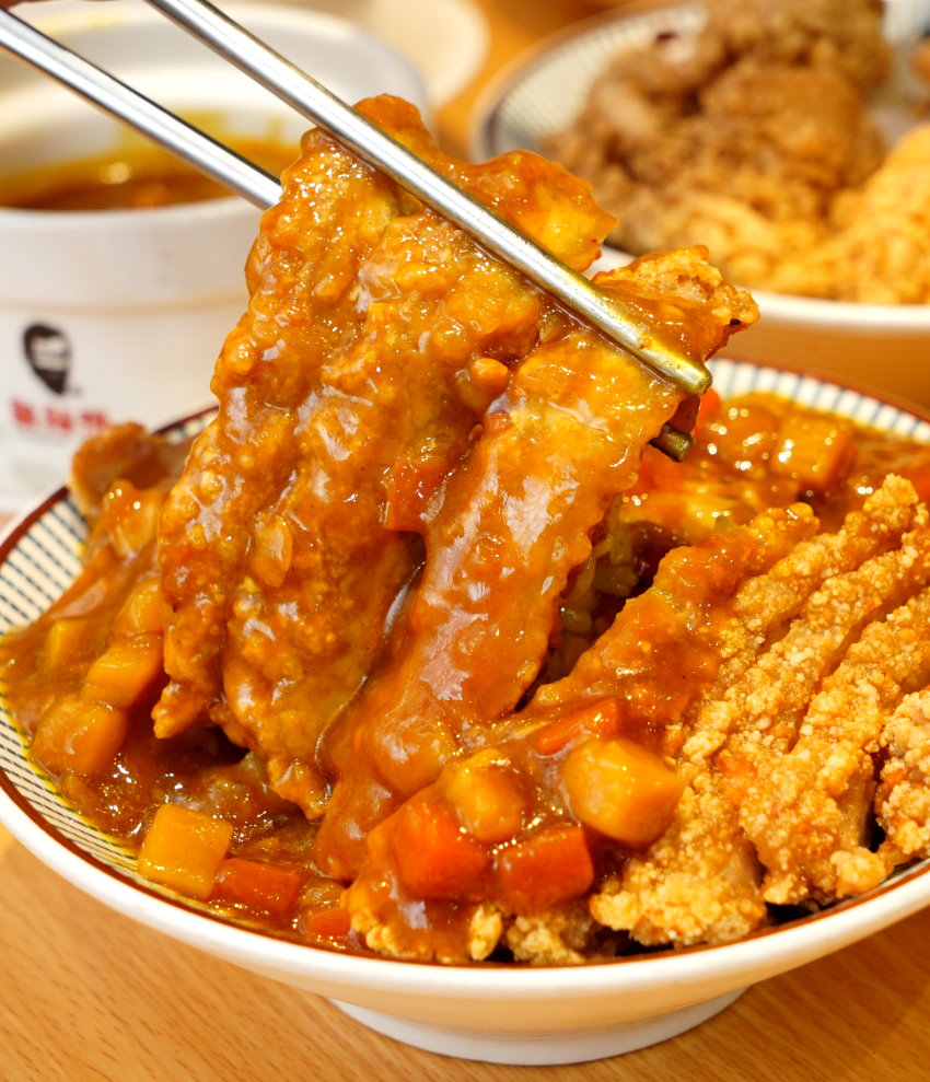 鬍鬚張魯肉飯日式咖哩豬排丼飯