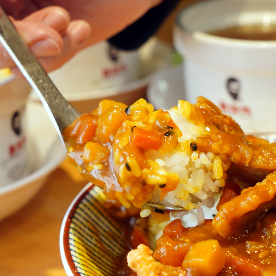 鬍鬚張魯肉飯日式咖哩豬排丼飯