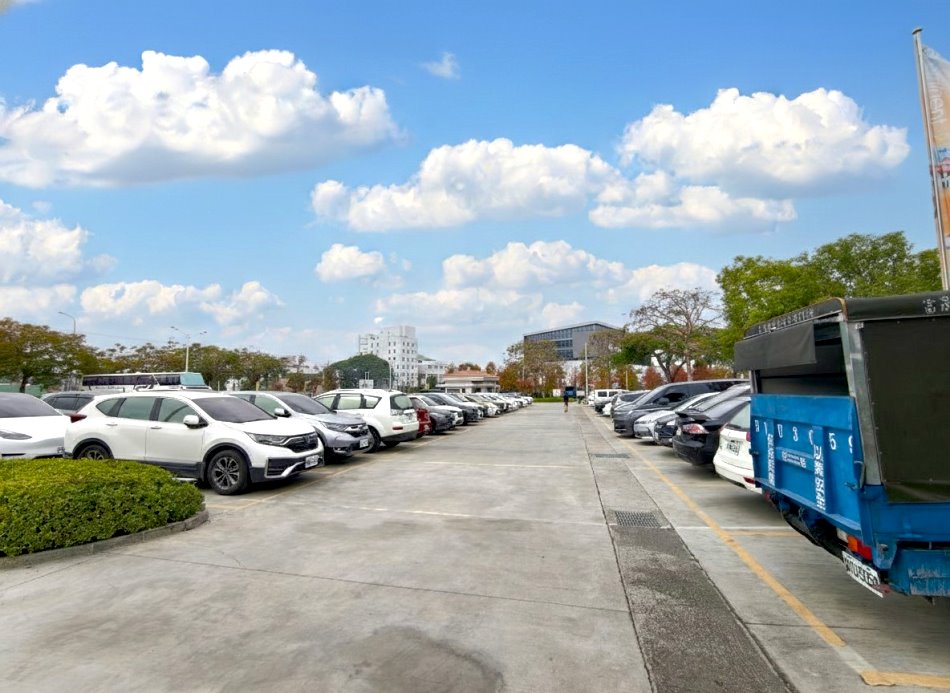 萬國通路行李箱特賣