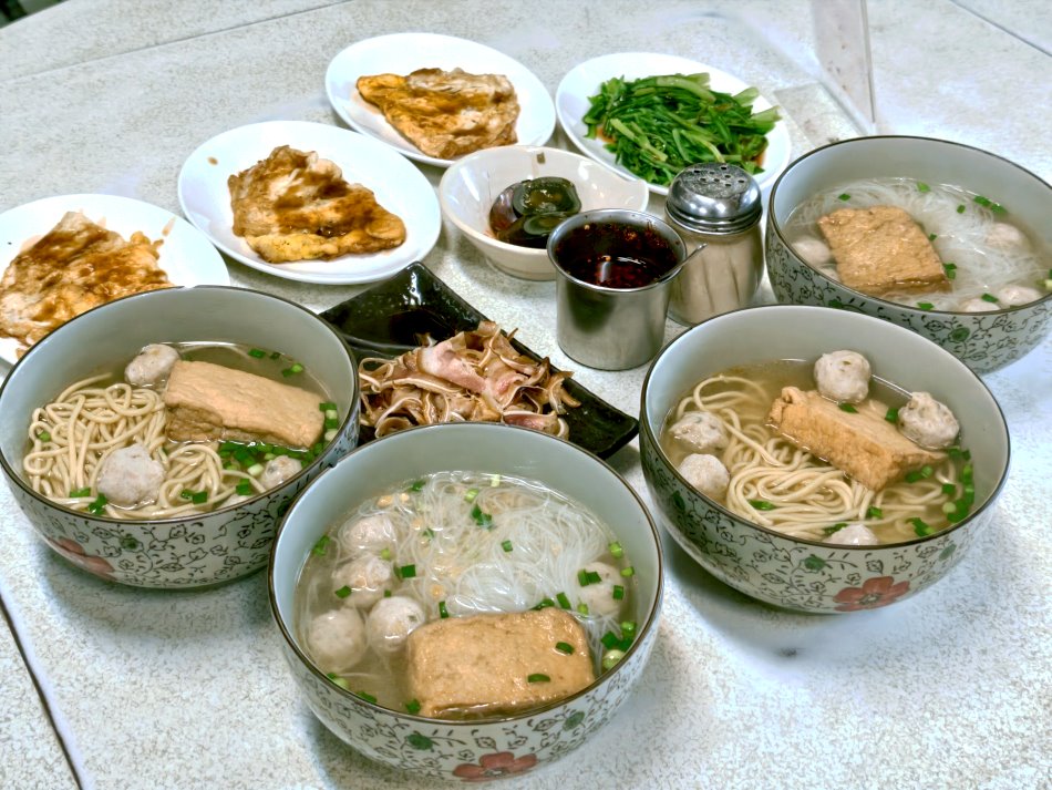 手工鮮美魚丸與特製大骨高湯