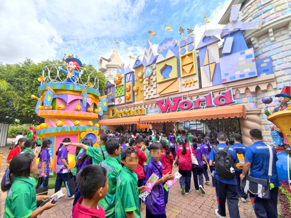 曼谷夢幻世界樂園經典童話城堡入口造景
