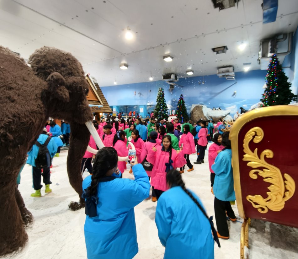 曼谷夢幻世界雪城北歐造景與熱鬧人潮