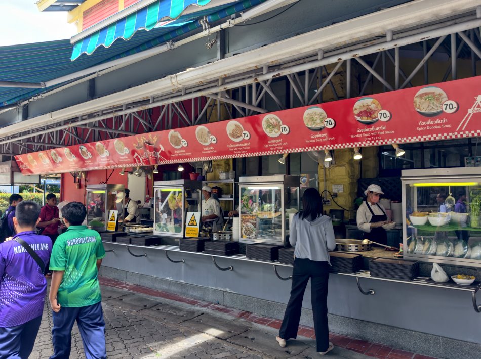 曼谷夢幻世界熟食區各式平價泰式料理攤位