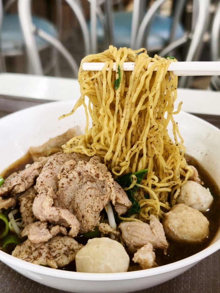 曼谷夢幻世界現煮泰式牛肉丸湯麵特寫