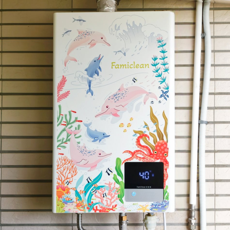 全家安 FH-1620L 通電開機，LED 觸控面板顯示 40°C 與 Wi-Fi 連線狀態