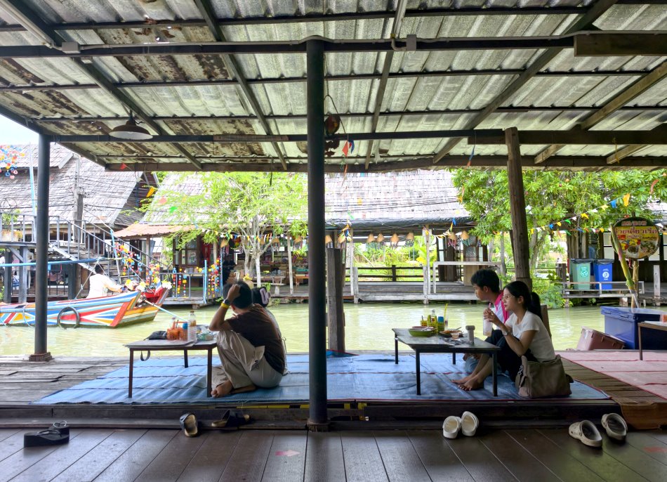 四方水上市場臨河第一排觀景用餐座位