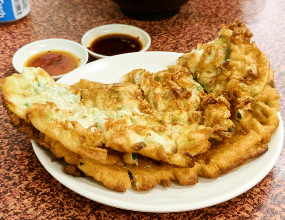 現點現炸金黃酥脆的香酥淋餅整盤全景