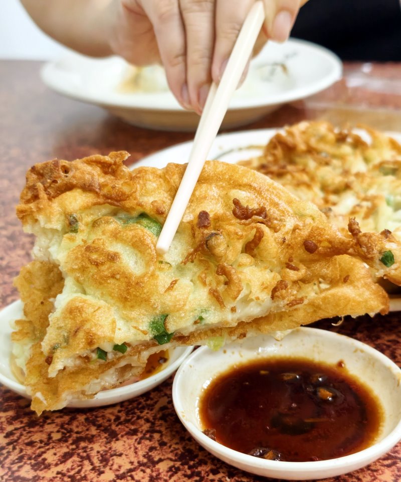 香酥淋餅沾辣椒醬油提味超涮嘴