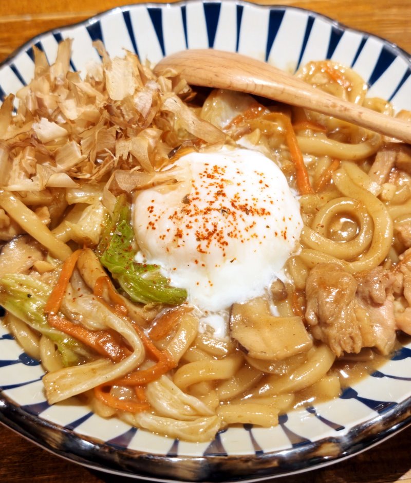 刷上鹹甜醬汁烤至軟Q多汁的醬燒杏鮑菇串