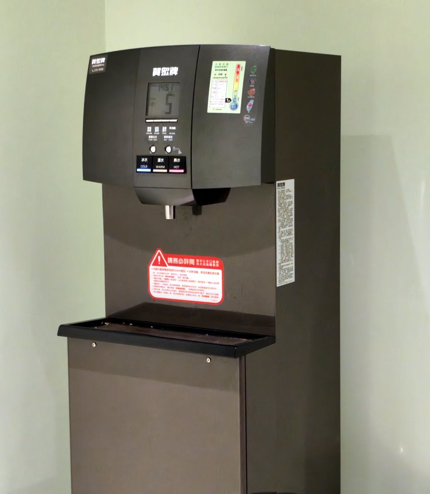 客房走廊設置賀眾牌冷溫熱微電腦智能飲水機