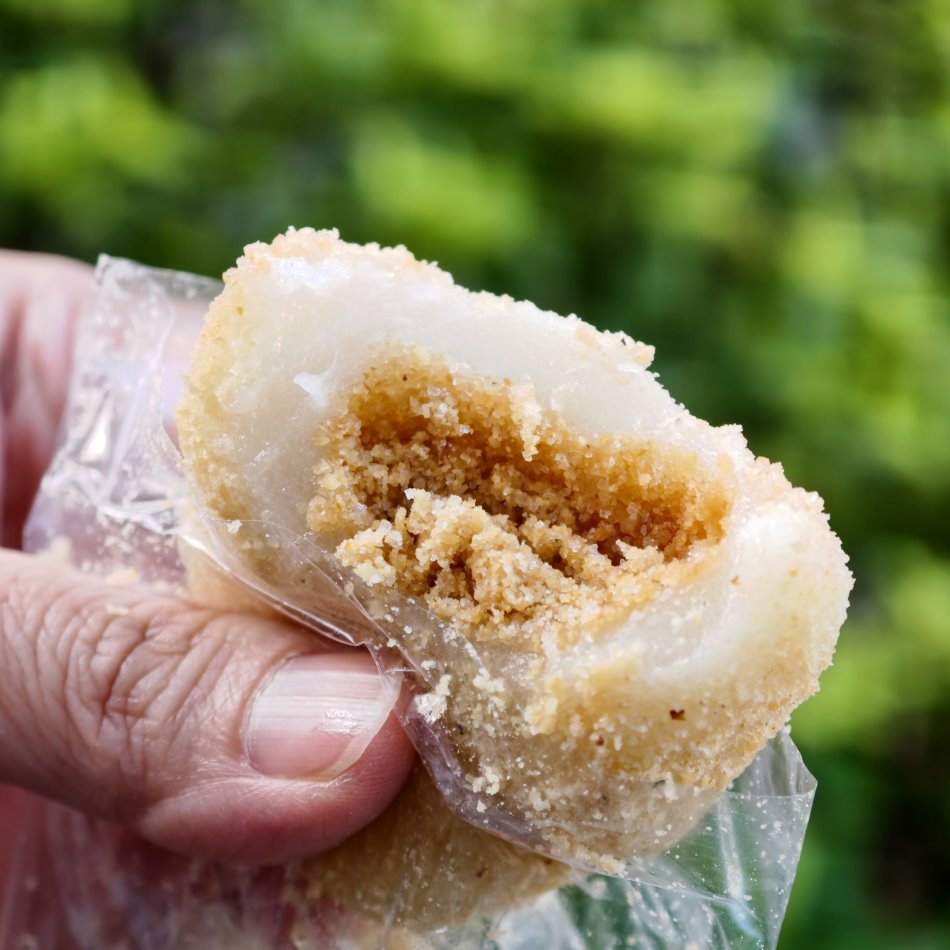 不老麻糬經典花生口味飽滿內餡切面特寫