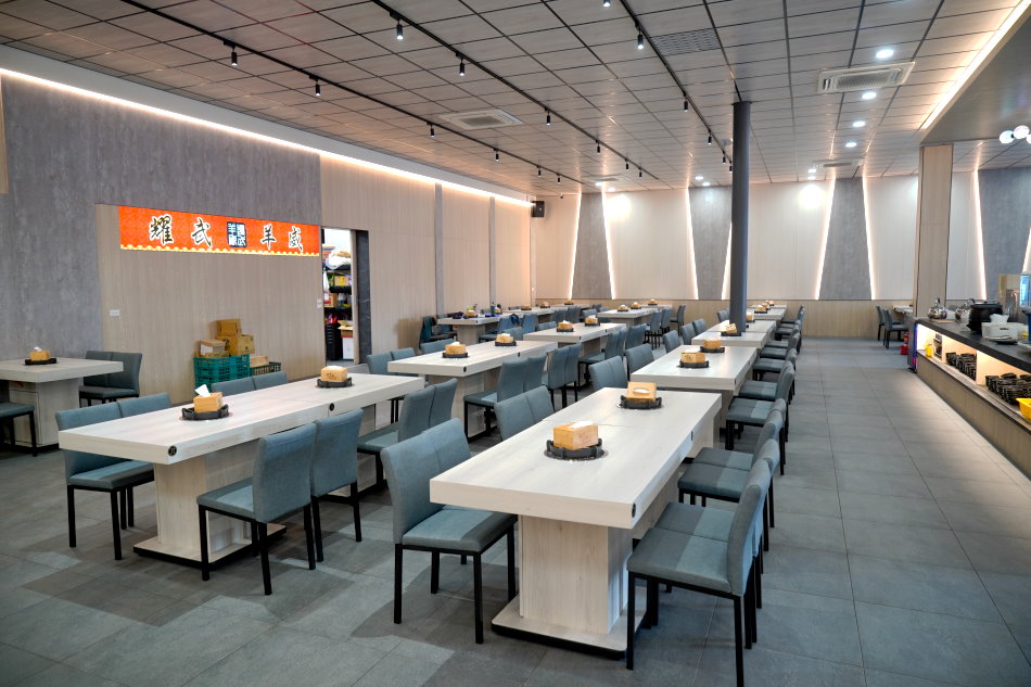 耀武羊威台中大里店多人聚餐座位區 團體聚會