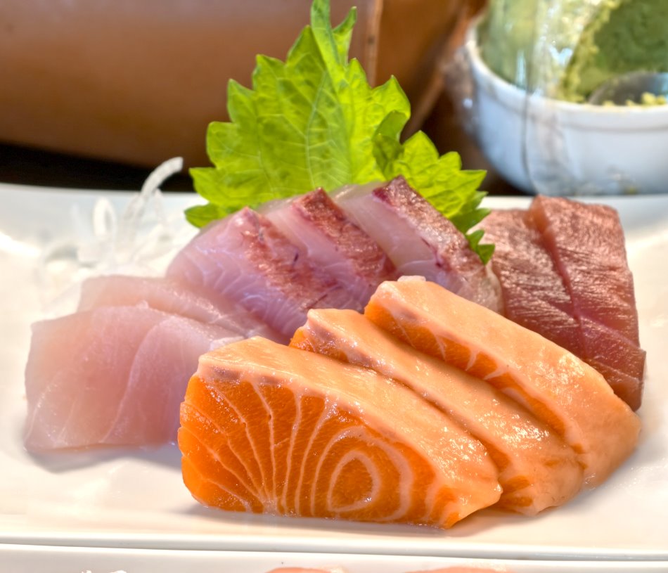 丸隆生魚行綜合生魚片厚切鮭魚鮪魚旗魚紅甘